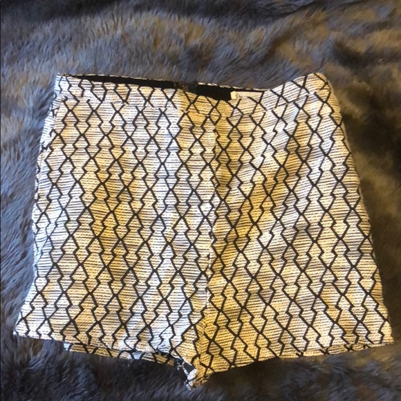 Pattern Shorts - Picture 2 of 4